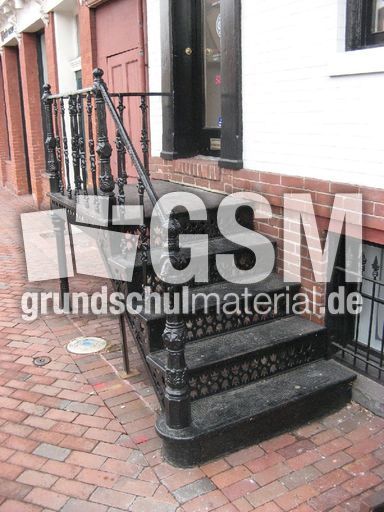 029 Gusseisentreppe.JPG